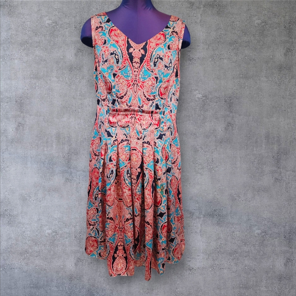 Jones New York $134 Red Blue Paisley Sleeveless Pleated Dress Size 10 A110